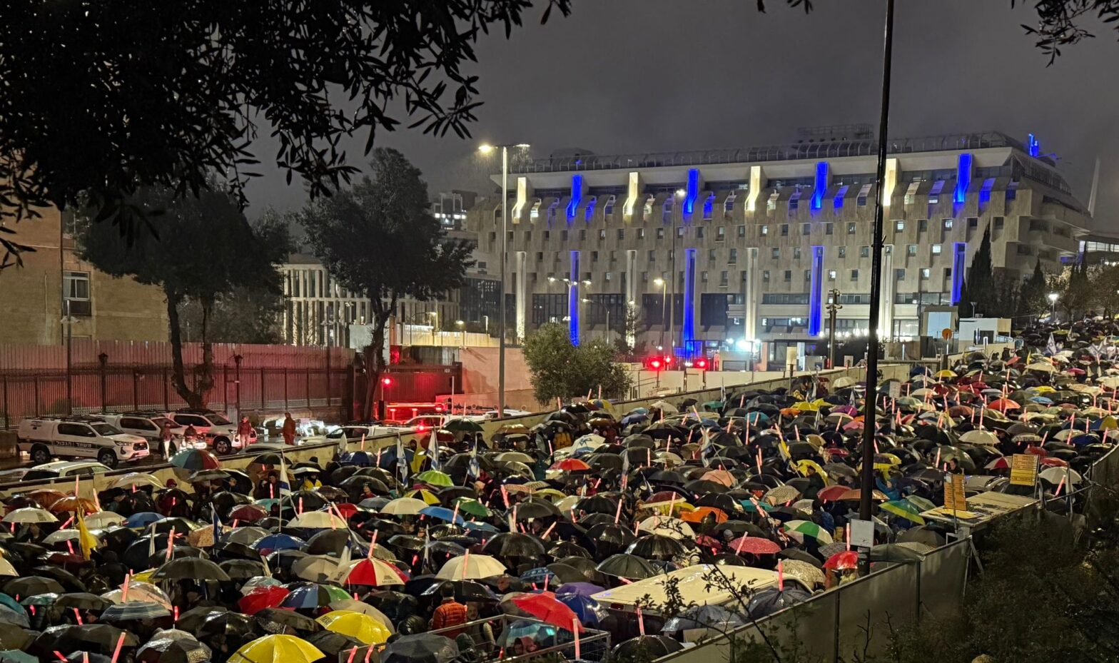 Netanyahu sem freios: A anatomia da luta popular pelo futuro democrático de Israel